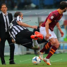 Chiellini-Pjanic_7752