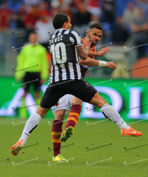 Tevez-Castan_8811