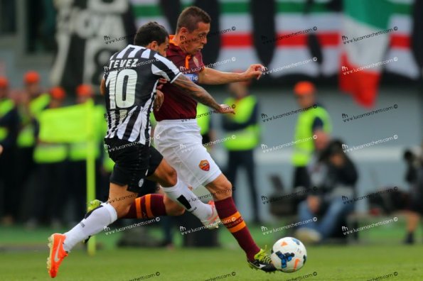 Tevez-Taddei_8170